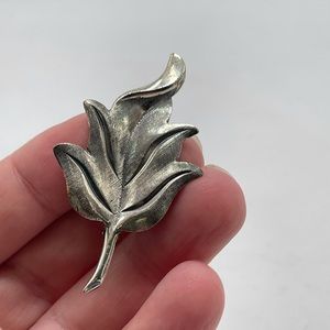 VTG sterling silver Jewelart brooch